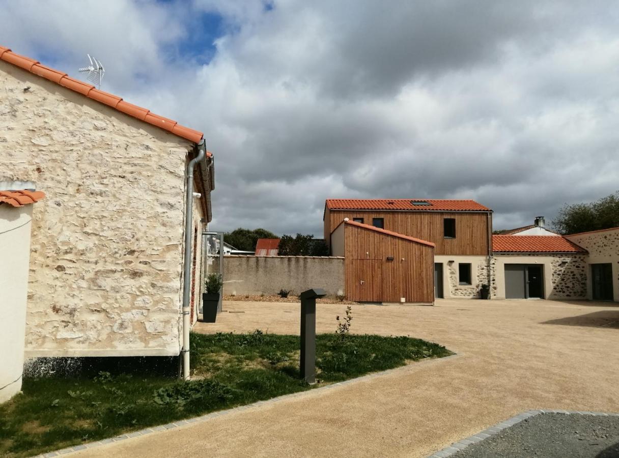 La Borderie - Maison Des Randonnees - Gite Etape - Gite De Groupe Vairé الغرفة الصورة