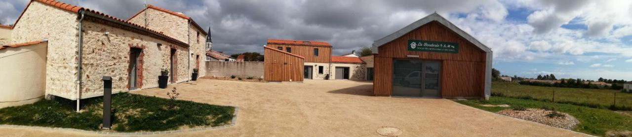 La Borderie - Maison Des Randonnees - Gite Etape - Gite De Groupe Vairé الغرفة الصورة
